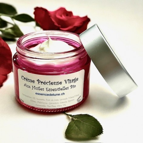 Precious face cream with organic essential oils